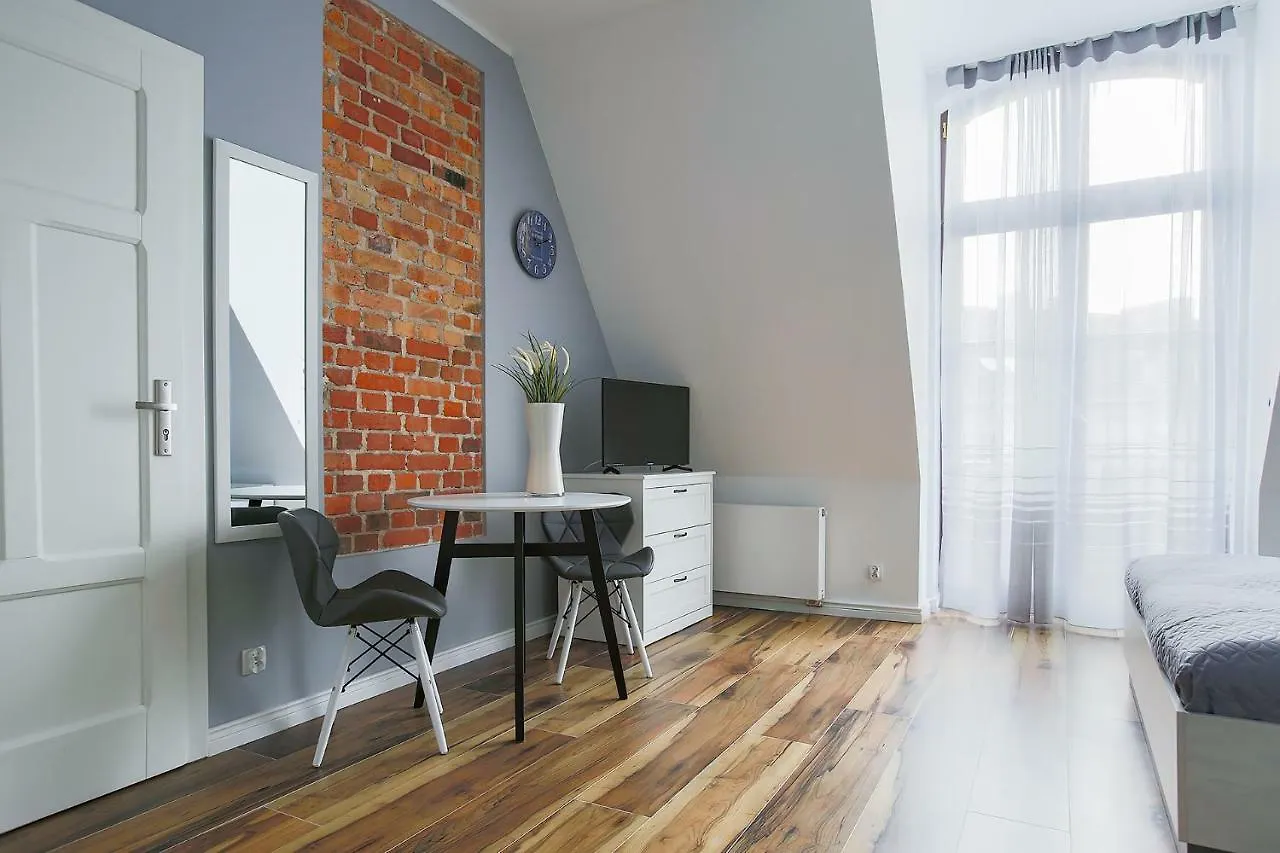 Living Apartments פוזנן 0*,